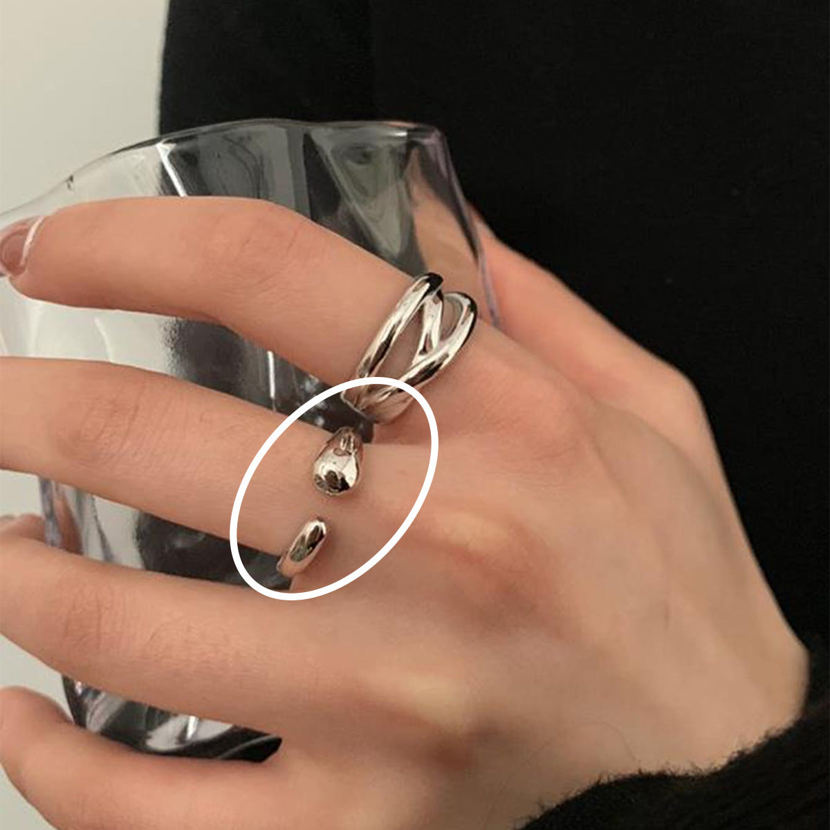 Women's Retro Fashion Chain Glossy Wide Ring