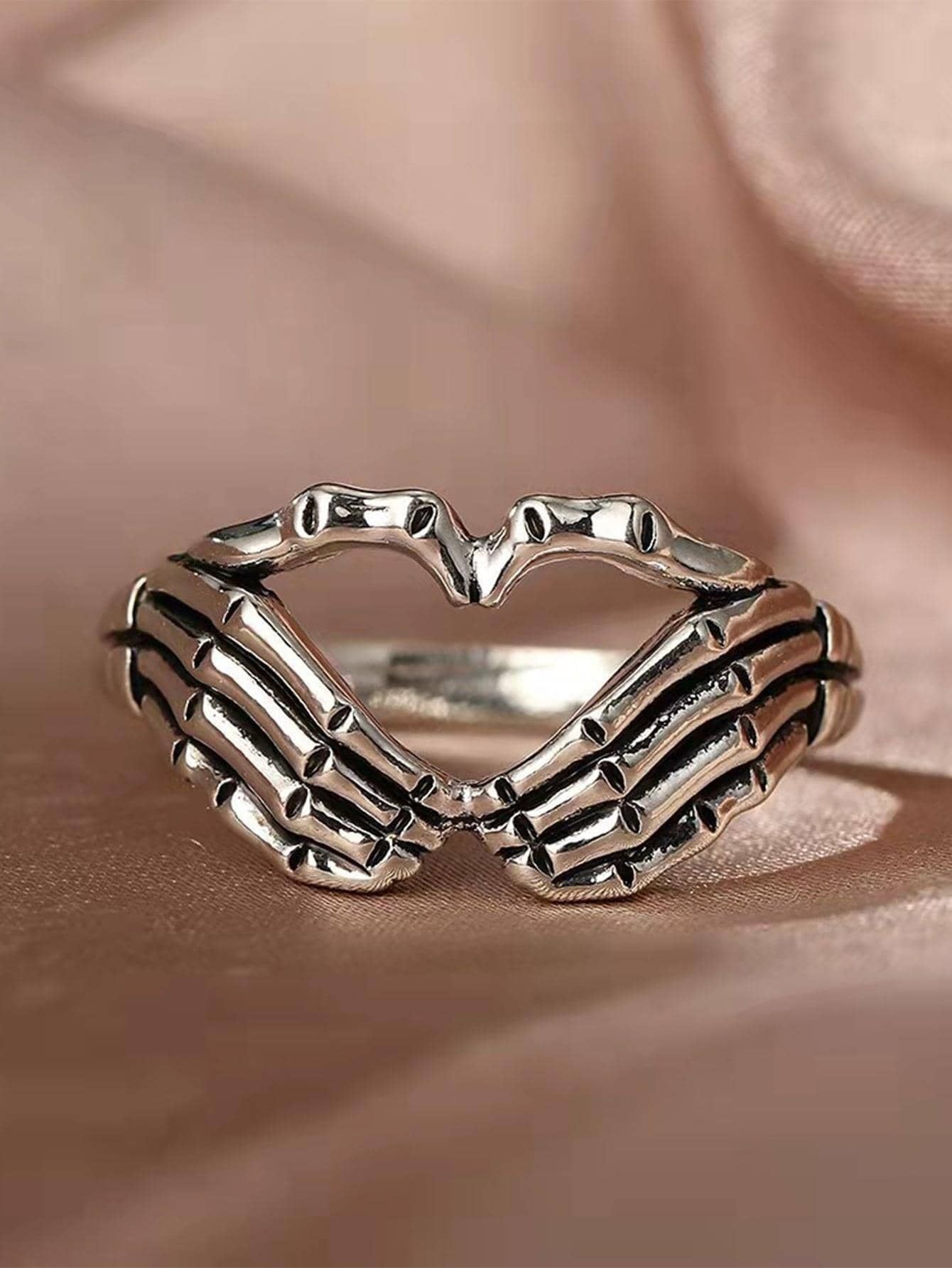 Women's Retro Fashion Chain Glossy Wide Ring