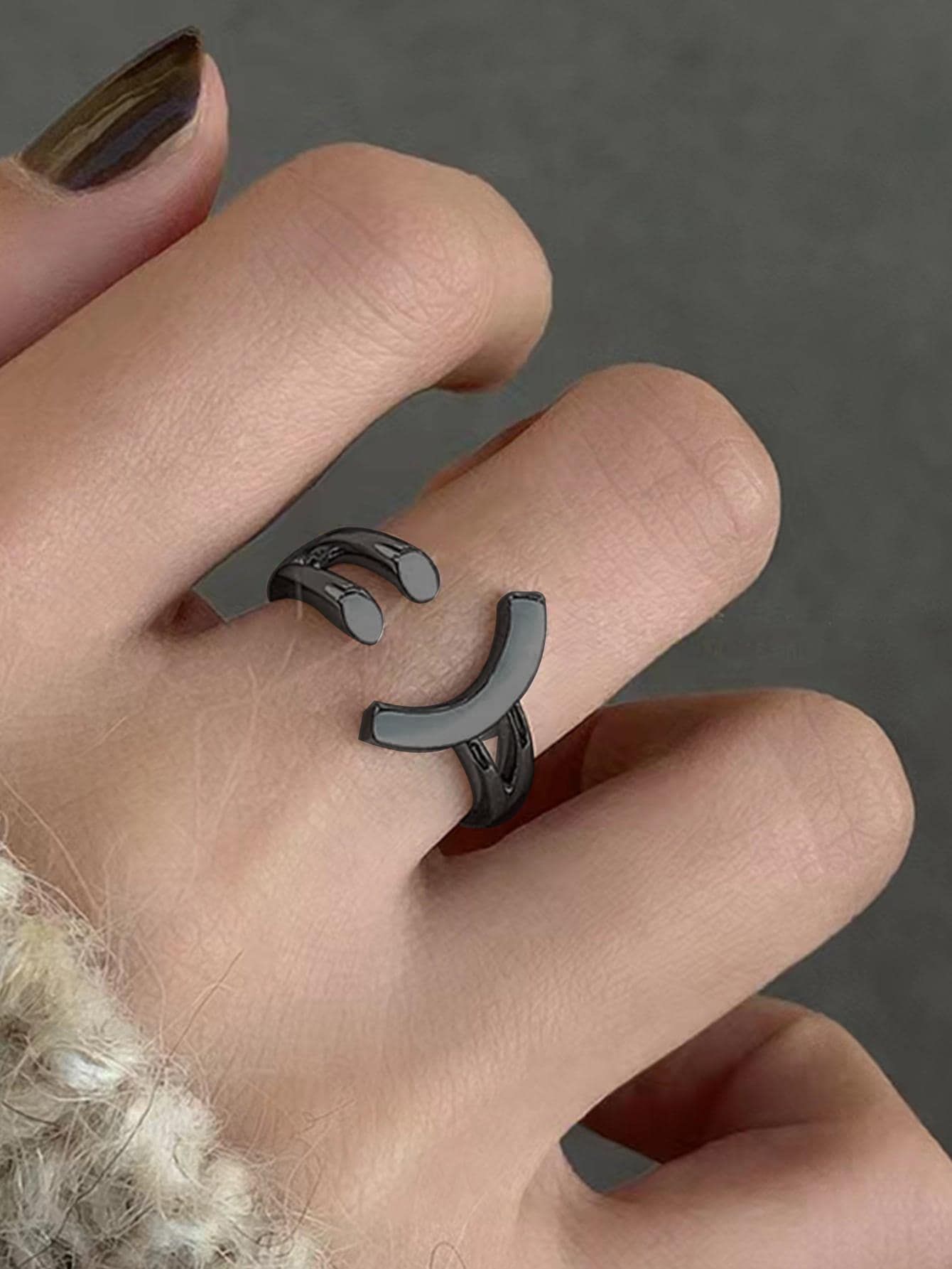 Women's Retro Fashion Chain Glossy Wide Ring