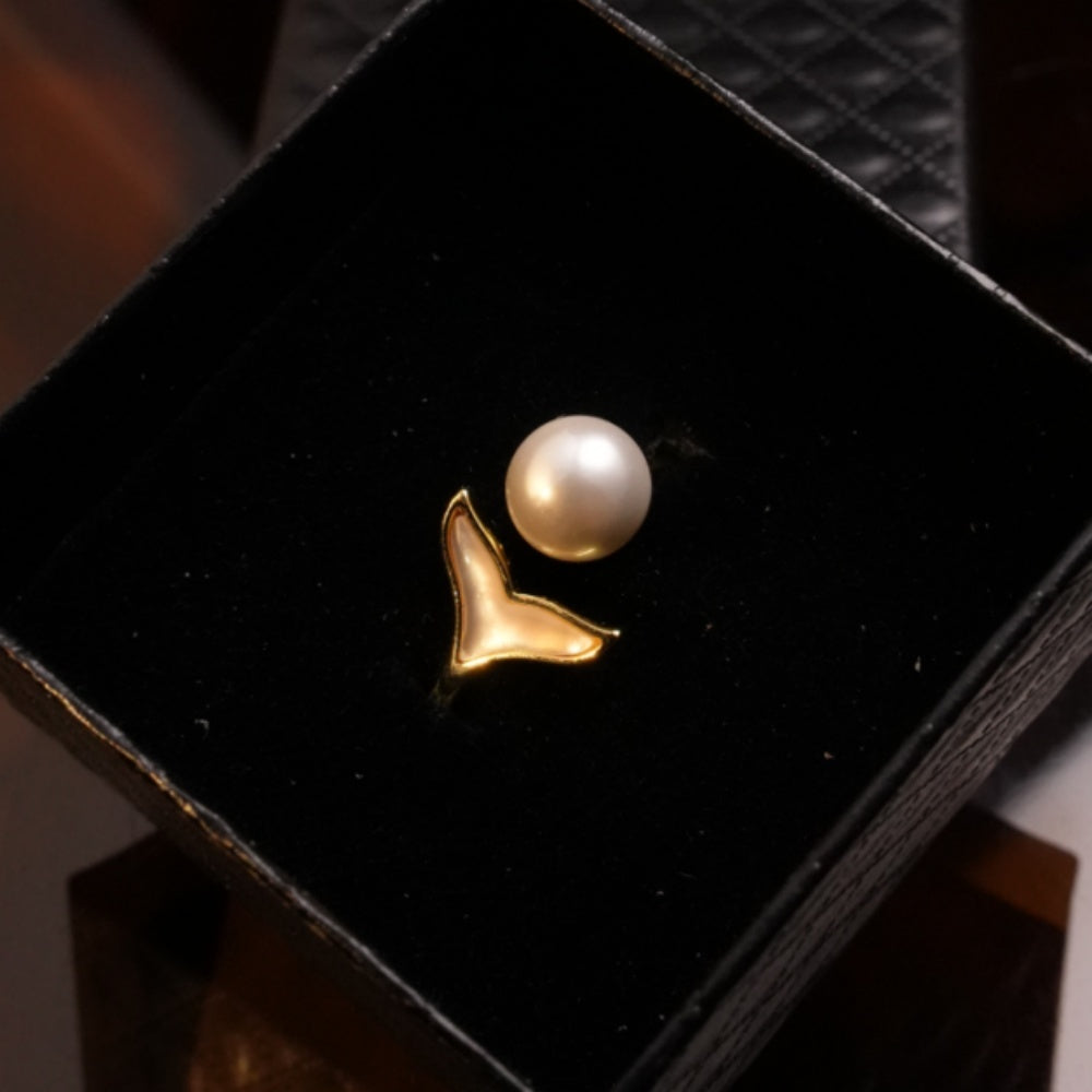 Baroque - Inspired Pearl Mermaid Ring Gold Tail With Mother - Of - Pearl Fashionable Ocean - Themed Jewelry