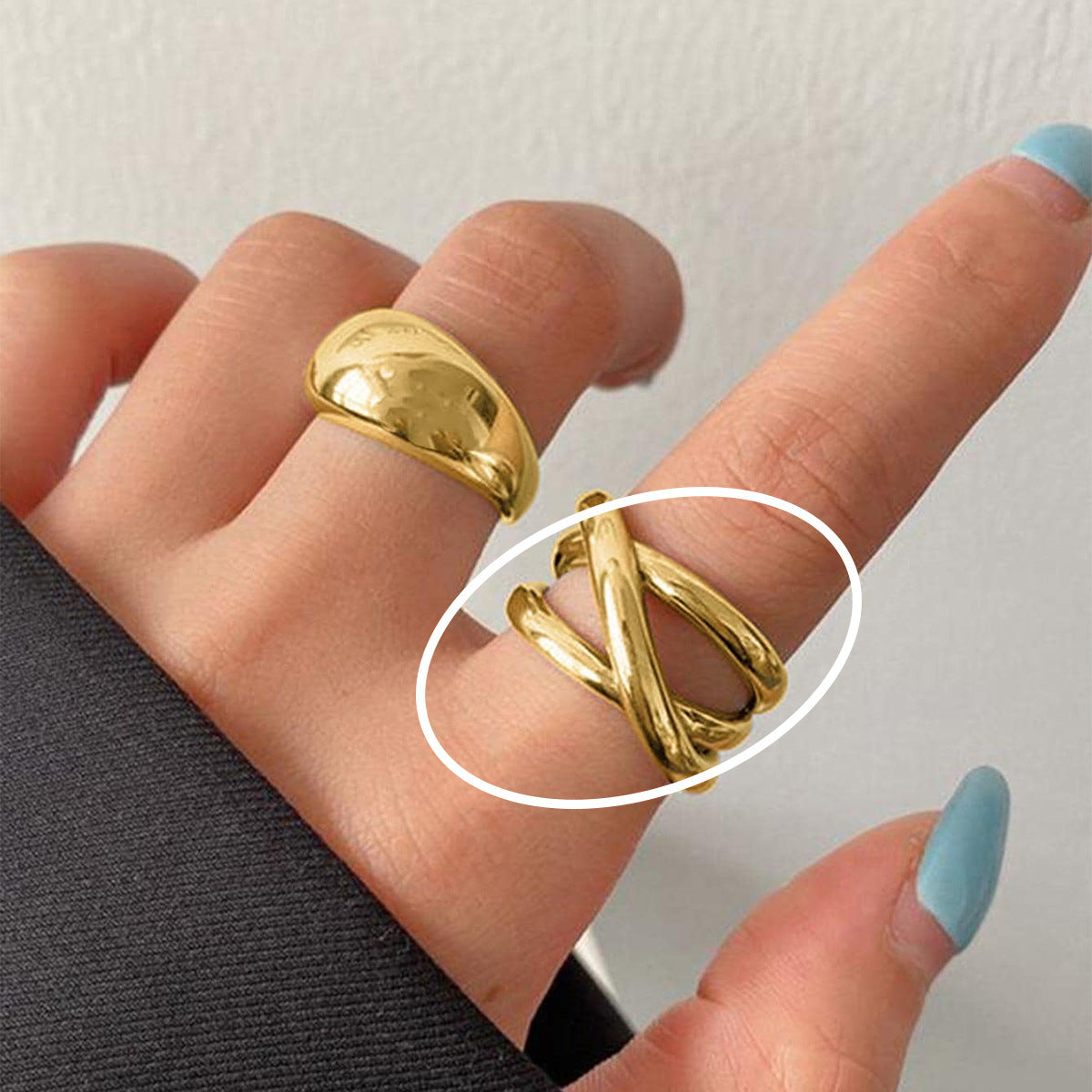 Women's Retro Fashion Chain Glossy Wide Ring