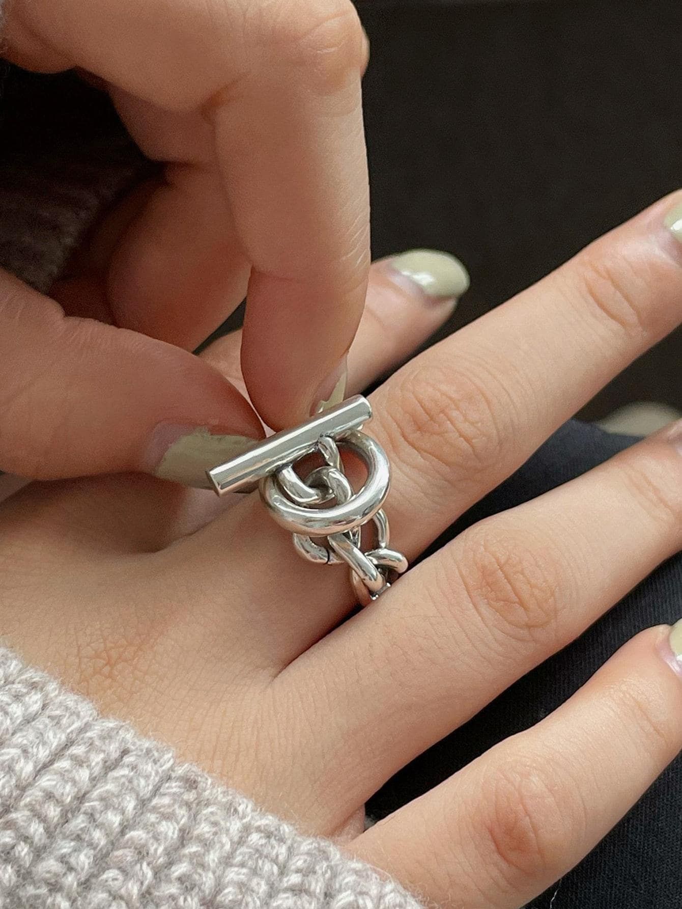 Women's Retro Fashion Chain Glossy Wide Ring