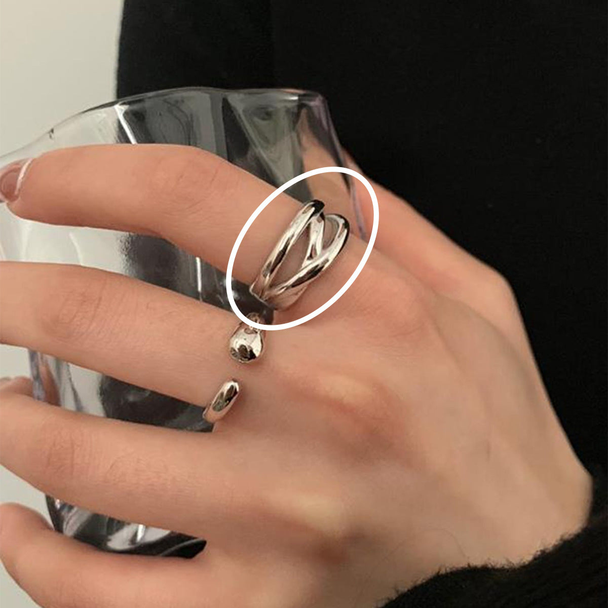 Women's Retro Fashion Chain Glossy Wide Ring