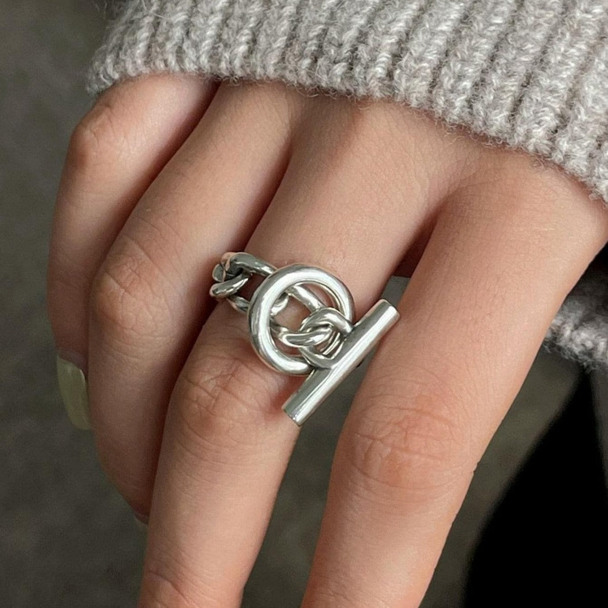 Women's Retro Fashion Chain Glossy Wide Ring