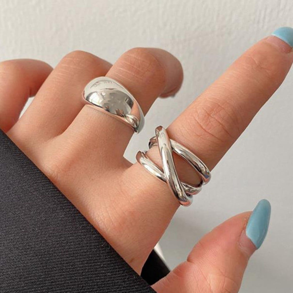 Women's Retro Fashion Chain Glossy Wide Ring
