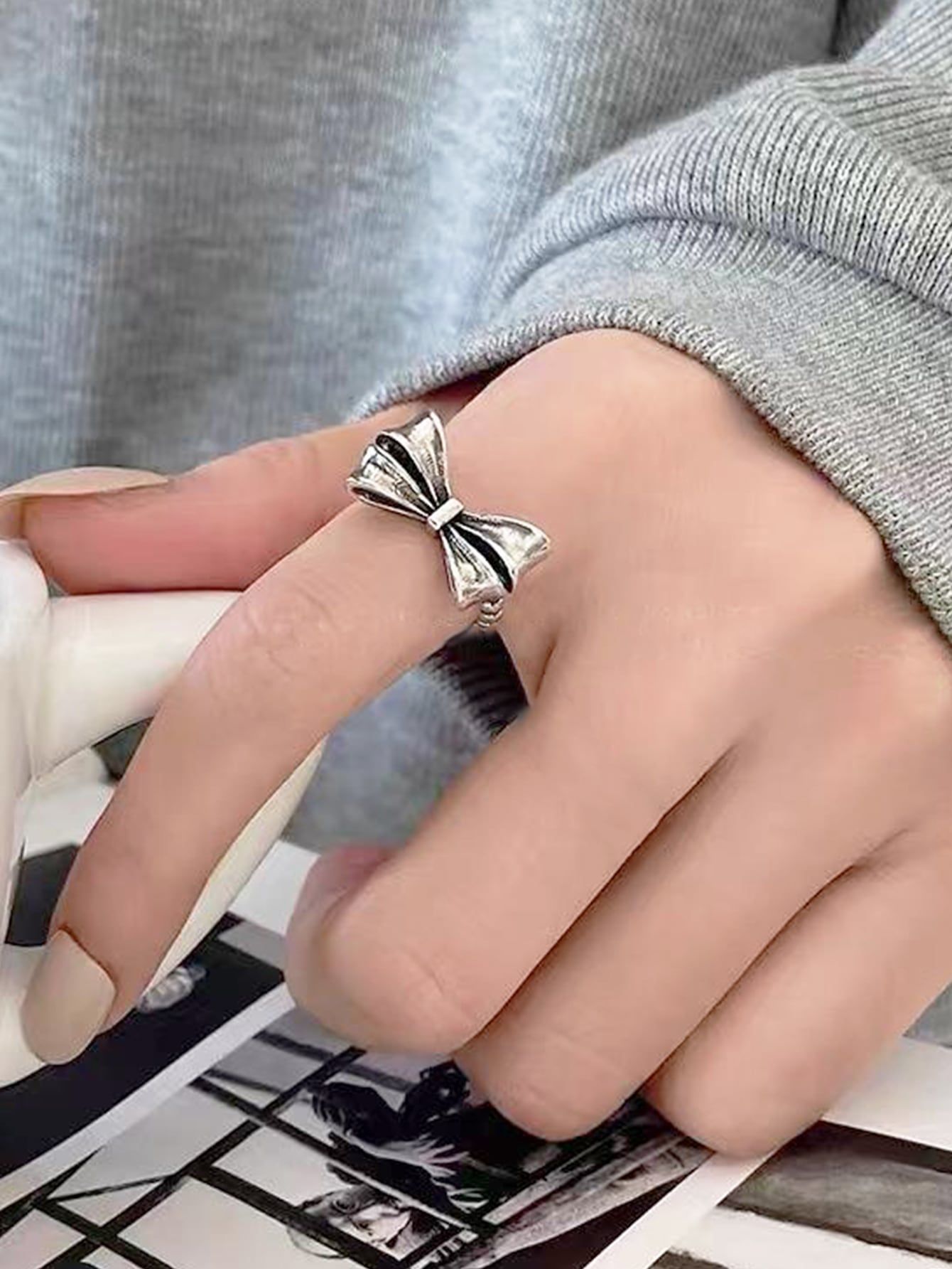 Women's Retro Fashion Chain Glossy Wide Ring
