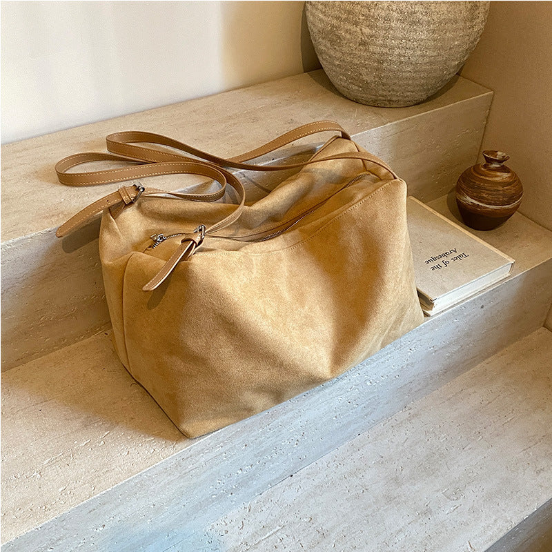 Women's Large Capacity Fashion Suede Pillow Bag