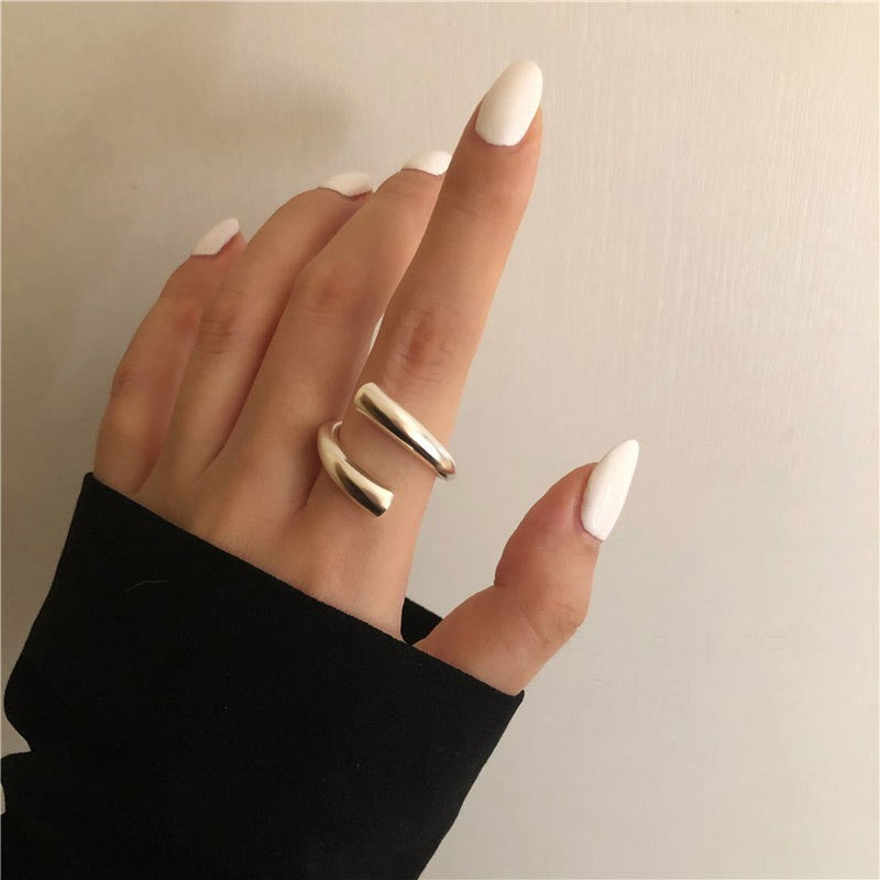 Women's Retro Fashion Chain Glossy Wide Ring