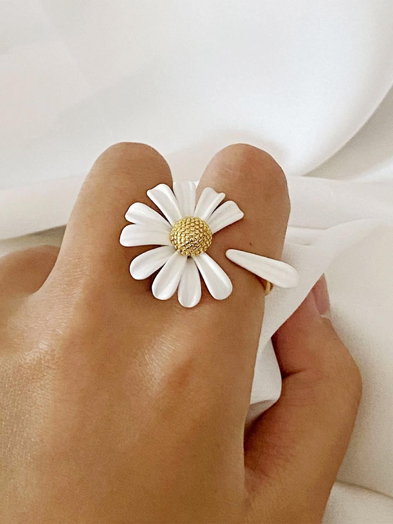 Women's Retro Fashion Chain Glossy Wide Ring