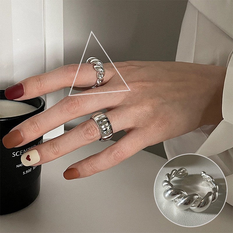 Women's Retro Fashion Chain Glossy Wide Ring