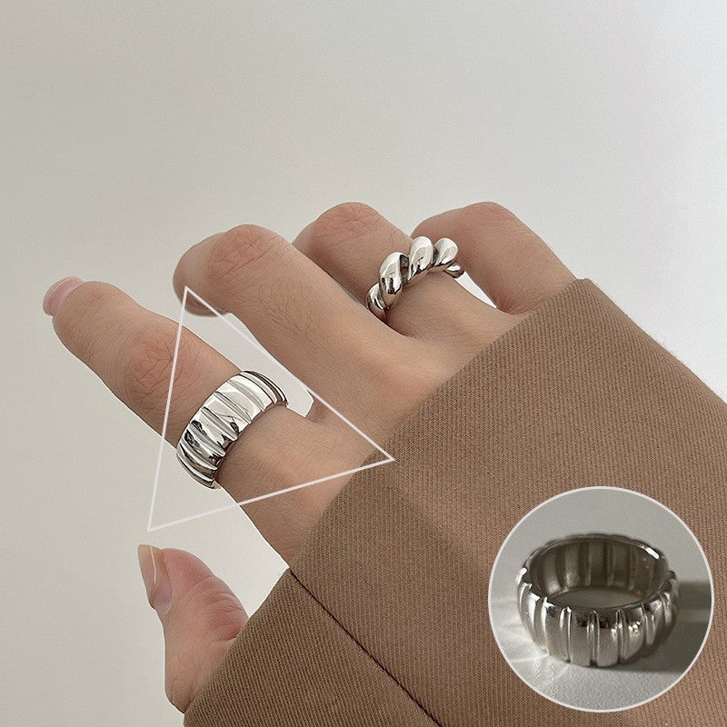 Women's Retro Fashion Chain Glossy Wide Ring
