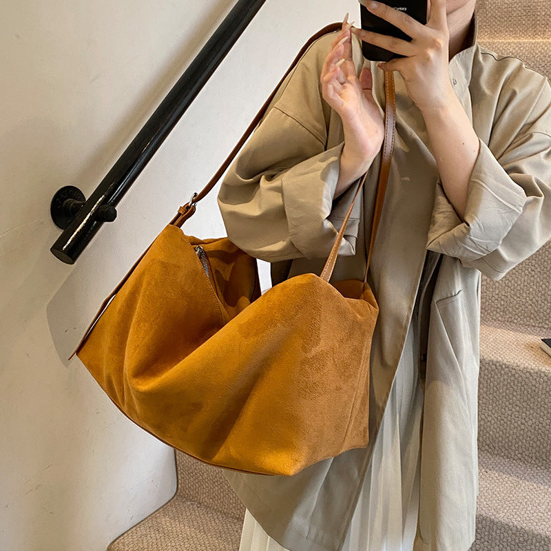 Women's Large Capacity Fashion Suede Pillow Bag